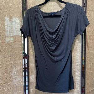 2/$8❗️Gap | scoop neck shirt